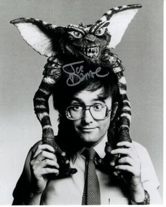 JOE DANTE Signed 8x10 GREMLINS Photo w/ Hologram COA - Picture 1 of 2