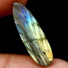 Labradorite "arc en ciel" gravée en feuille de 7,36Cts