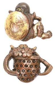Antique Japanese Pair Tanto Menuki Man Flower Basket Sword Fitting Koshirae Old - Picture 1 of 7