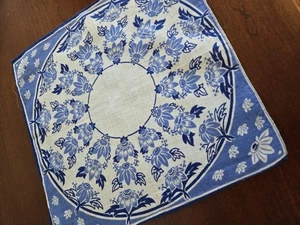 Pañuelo floral azul vintage años 50 60 MCM conoflower 10,5 X 10,5 pulgadas - Imagen 1 de 6