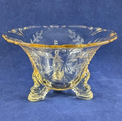 Heisey Empress Sahara Yellow With Stylized Leaves Etch Mayonnaise Bowl - Image 1 of 4