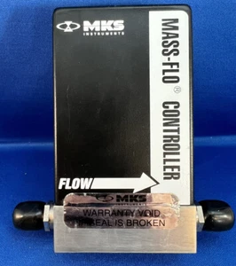 MKS Instruments Mass-Flo Controller 1179BX51CM1BVS328 / viton 50 sccm / N2 - Picture 1 of 7