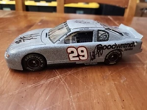 Kevin Harvick #29 GM Goodwrench Service Test Car 2002 1/24 Elite 6 AUTOGRAPHS!!! - Picture 1 of 12