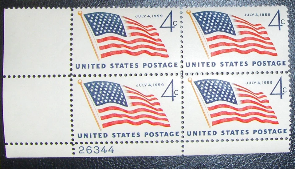 US 4¢ stamp SC #1132 July 4, US Flag 1959 MNH plate block of 4. - Image 1 of 1