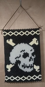 SKULL & CROSSBONES Glow In The Dark BEADED WALL HANGING Banner Halloween - Picture 1 of 11
