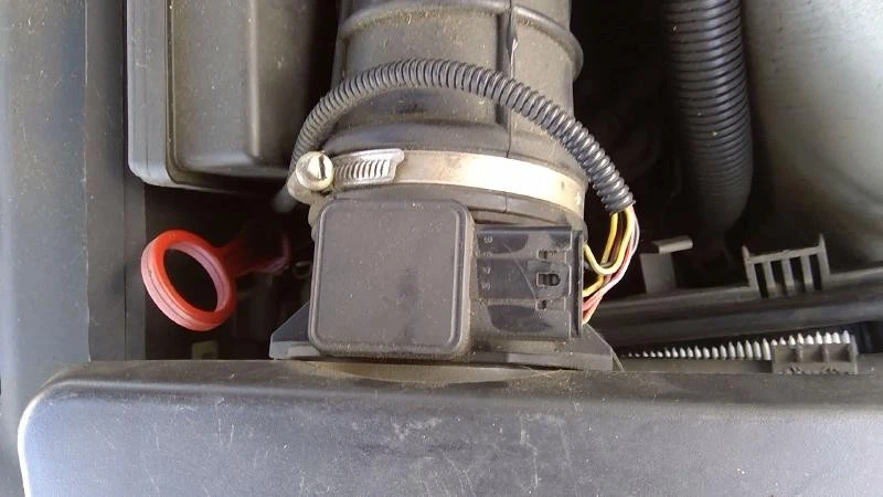 Medidor de flujo de aire BMW 325I 02 03 04 05 06 Foto 1 de 1