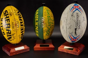 NRL FOOTBALL DISPLAY / TROPHY STAND - Foto 1 di 12