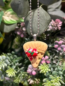 Handgefertigte ERDBEER SHORTCAKE KUGEL Mini KEKS Auto WEIHNACHTEN hängende DEKO - Bild 1 von 1