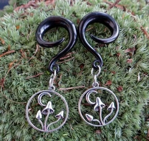 Black Ear weight Mushrooms Gothic gauges dangle earrings plug ear hangers Pair - Picture 1 of 4
