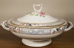 W. H. GRINDLEY CHINA Athens Shape Handled Covered Serving Bowl Made In England - Picture 1 of 12