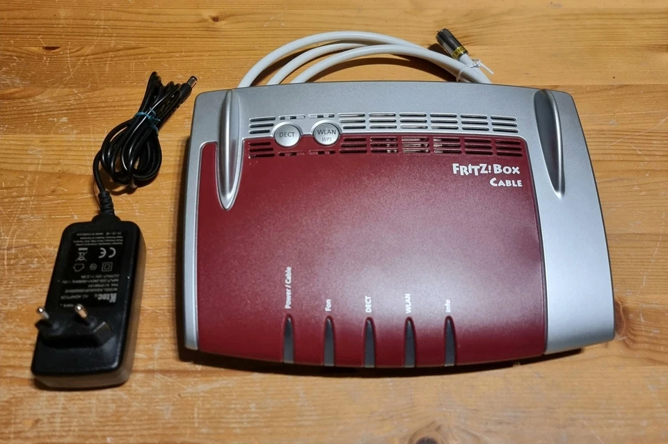 AVM FRITZ!Box 6490 Cable WLAN AC + N WLAN Router Kabelmodem VoIP DECT - Bild 1 von 4