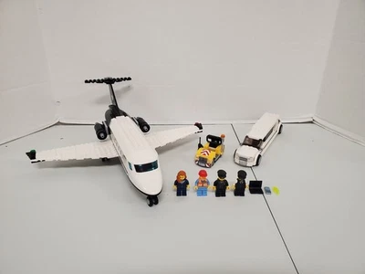 LEGO CITY: Airport VIP Service (60102)  Retired  Complete - Image 1 of 4