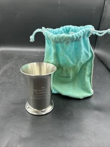 Tiffany & CO Handcrafted Pewter Cup 1996 Traffic Club Pittsburgh Engraved. - Bild 1 von 10