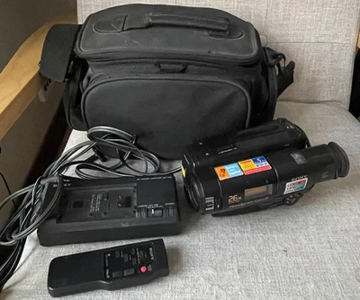 Sony Handycam Video 8 CCD-TR66 NTSC Video Camera - Image 1 of 4