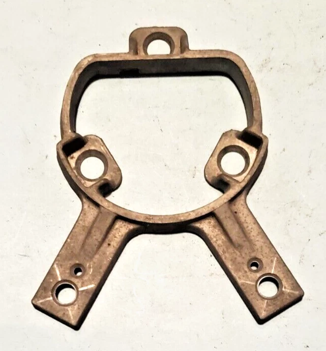 Anillo de bocina Plymouth Savoy/Belvedere/Fury 1957-58 MOPAR brida de montaje #1673967 Foto 1 de 2