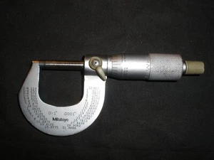 Mitutoyo Series 101 Outside Micrometer 0-1 inch, 0-25mm lot 120 - Picture 1 of 12