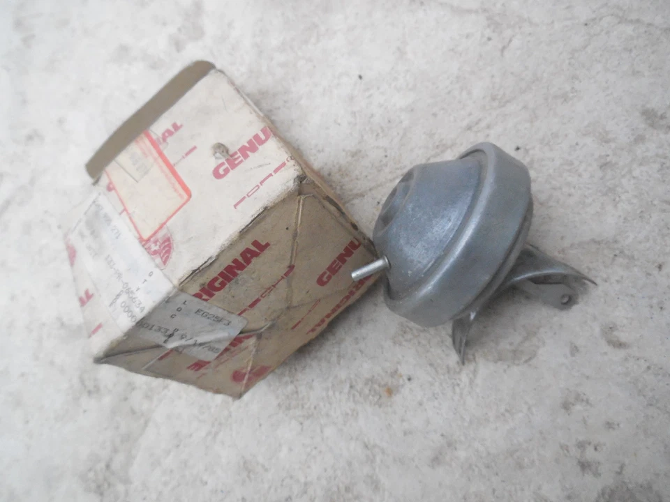 Porsche 924 Vacuum Advance 047 905 271   C# N11 - Image 1 of 1