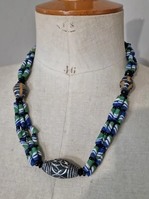 SUPERBE COLLIER MULTI RANGS PATE DE VERRE ET PIERRE ETHNIQUE TON VERT BLEU - Photo 1/4