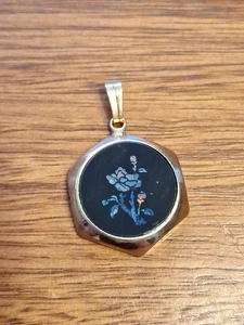 Gold Opal Mosaik Inlay Rose Schwarz Hintergrund Anhänger Gratis Kette Rosen Blumen - Bild 1 von 2