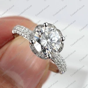 Alianza de boda nupcial de moissanita de corte redondo de 3 quilates enchapada en oro blanco de 14 k - Imagen 1 de 10