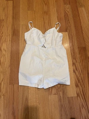 Old Navy Women’s Romper Size small petite - Image 1 of 2