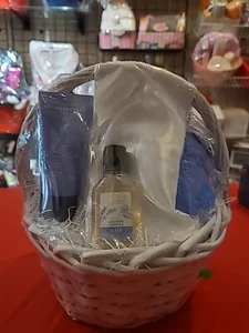BATH AND & BODY WORKS Lavender Vanilla AROMATHERAPY 6 items gift basket - Picture 1 of 4