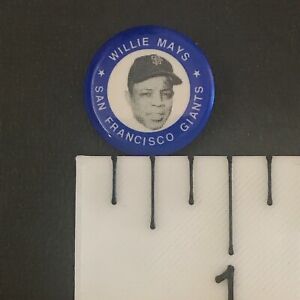 Willie Mays San Francisco Giants 1969 (©1983) Blue Vintage MLBPA Pin-Back Button