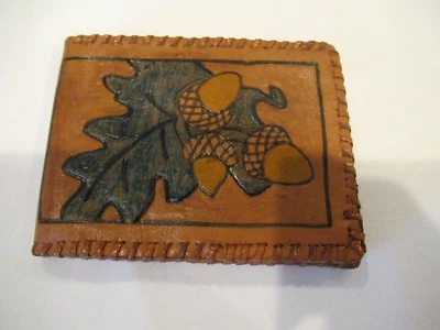 Cartera de cuero Griffin Craft Supplies, bellotas, c. 1950s Foto 1 de 4