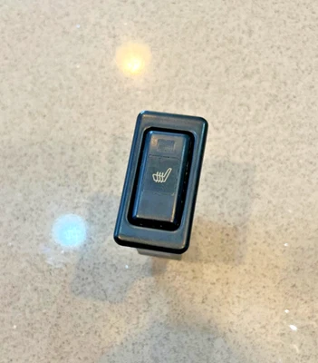 1997 - 1999 Lexus ES300 Heated Seat Control Switch P/N: 153075 OEM Toyota - Image 1 of 4