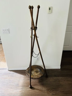 Antiguo soporte de salón victoriano de madera en caoba con accesorio de latón 63 pulgadas Foto 1 de 4