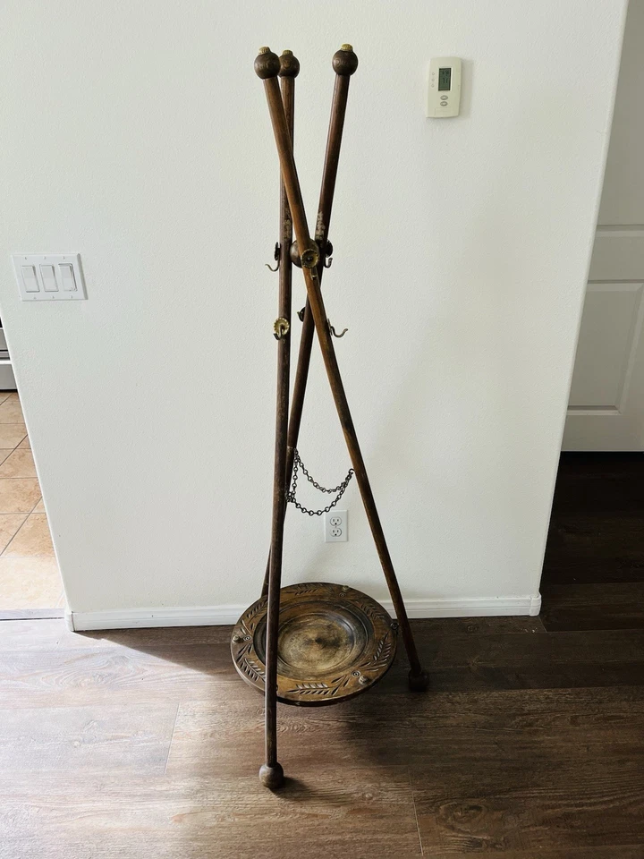 Antiguo soporte de salón victoriano de madera en caoba con accesorio de latón 63 pulgadas Foto 1 de 4