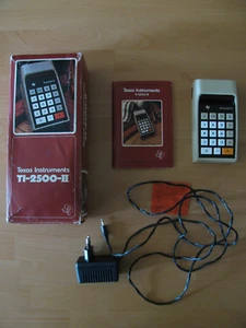 Texas Instruments TI - 2500 - II - Datamath II dans sa boîte d'origine / notice - Photo 1/13