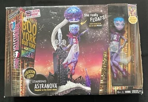 MONSTER HIGH Boo York Astranova Doll & Floatation Station 2014 IN BOX UNOPENED E - Picture 1 of 6