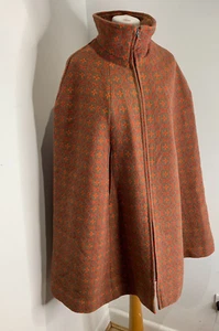 Welsh Wool tapestry cape Size M VGC 100% wool woven poncho coat jacket Rhydybont - Picture 1 of 16