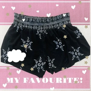 Almost Famous Kids Black With White Flowers Lightweight Shorts SZ XL NWOT - Picture 1 of 5
