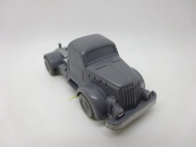 Wiking: Trattore Henschel Con Padella Argento (SSK65) - Immagine 1 di 3