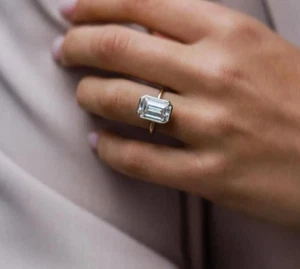 Eleganter 2 Karat Moissanit Verlobungsring Zargenfassung Smaragdschliff 925 Silber Band - Bild 1 von 11