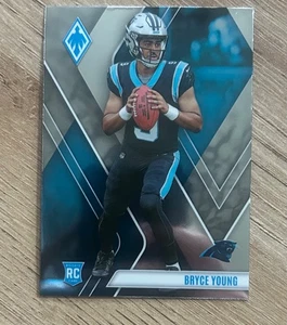 2023 Panini Phoenix Rookies #101 Bryce Young (RC) Carolina Panthers - Foto 1 di 2