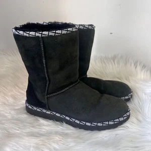 Botas negras UGG con ribete de logotipo EE. UU. 8 - Imagen 1 de 6