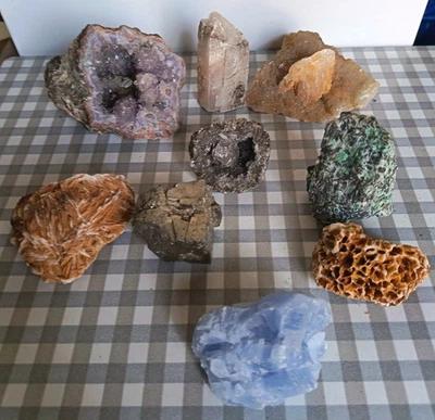 N°2: Joli lot de minéraux divers     CAxx - Photo 1/4