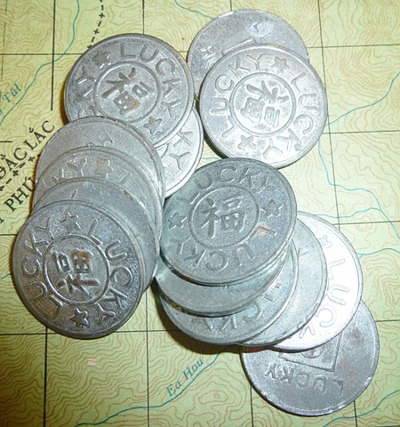 LUCKY HOUSE - COIN - LOT x 15 TOKEN - 1960's - YING YANG -  - Vietnam War Cover