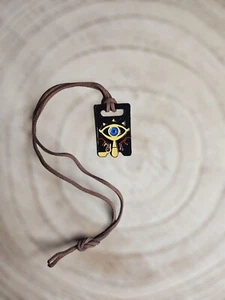 🍀 Collar Zelda Shiekah Cosplay Cuero Sintético 42 cm Ajustable Aspecto Usado - Imagen 1 de 2