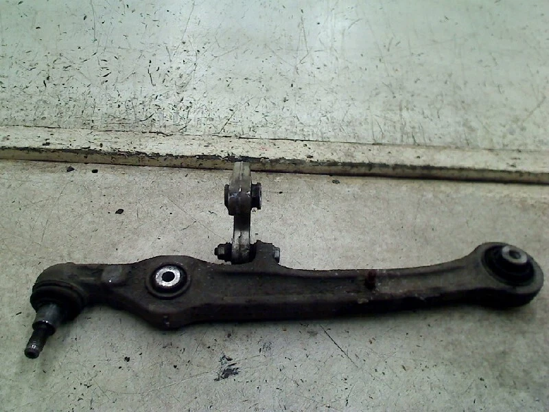 BRAS DE SUSPENSION AVANT GAUCHE (TRIANGLE) Audi A6 (C6) 2006 #49933 - Photo 1/1