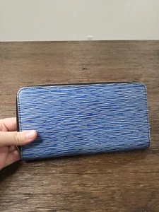 Louis Vuitton Woman’s Zip Clutch Wallet Blue Preloved - Picture 1 of 7