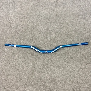 Spank Spike Race Mountainbike Lenker 31,8 mm Klemmung 800 mm 50 mm Rise blau 6. Gen - Bild 1 von 6