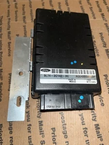 Módulo de control de suspensión neumática Lincoln Navigator 5L74-3C142-AC 2005 2006 - Imagen 1 de 3