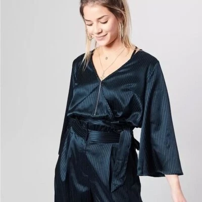 Blusa cropped Jealous tomate cetim surplice tamanho P - Imagem 1 de 4