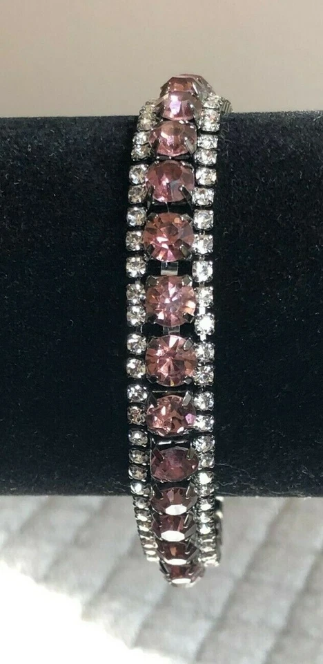 36cts Pink Crystal and Zircon Tennis Bracelet in White Gold Filled - Image 1 of 4