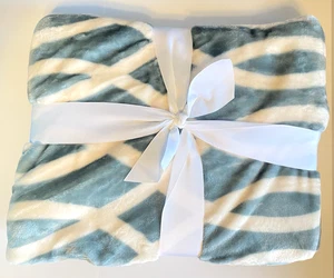 Light Blue Velvet Plush LARGE Throw Blanket White Lattice Cottagecore 70x50 NEW - Picture 1 of 9