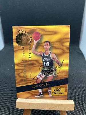 Bob Cousy 1994 Золотой стандарт ЗАЛ СЛАВЫ С АВТОГРАФОМ #'d/2500 HOFer Celtics 👀🍀🏀🔥 - Изображение 1 из 4
